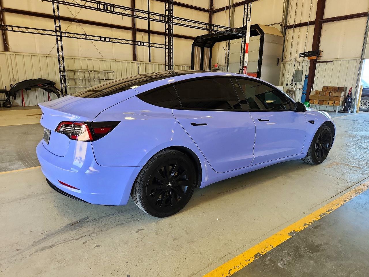 2023 Tesla Model 3 - Фото 3