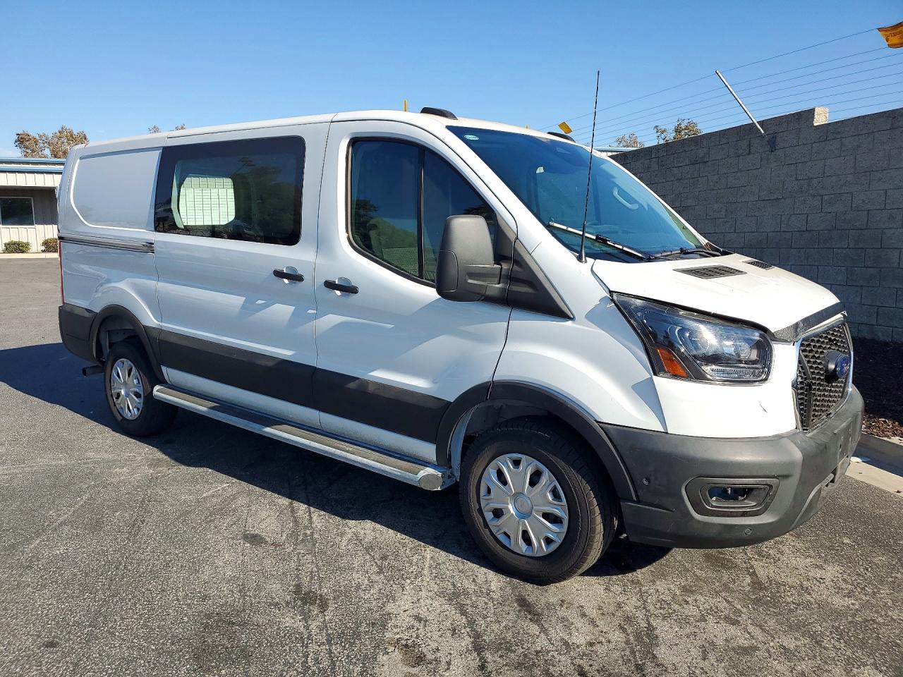2026 Ford Transit T-250 - Image 4
