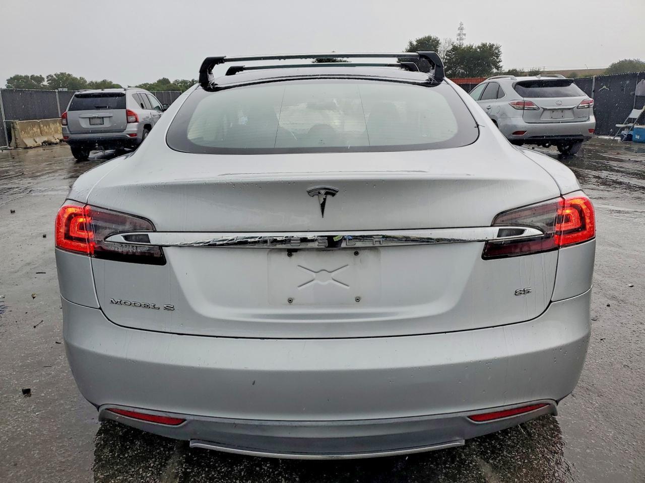 2013 Tesla Model S - Image 6