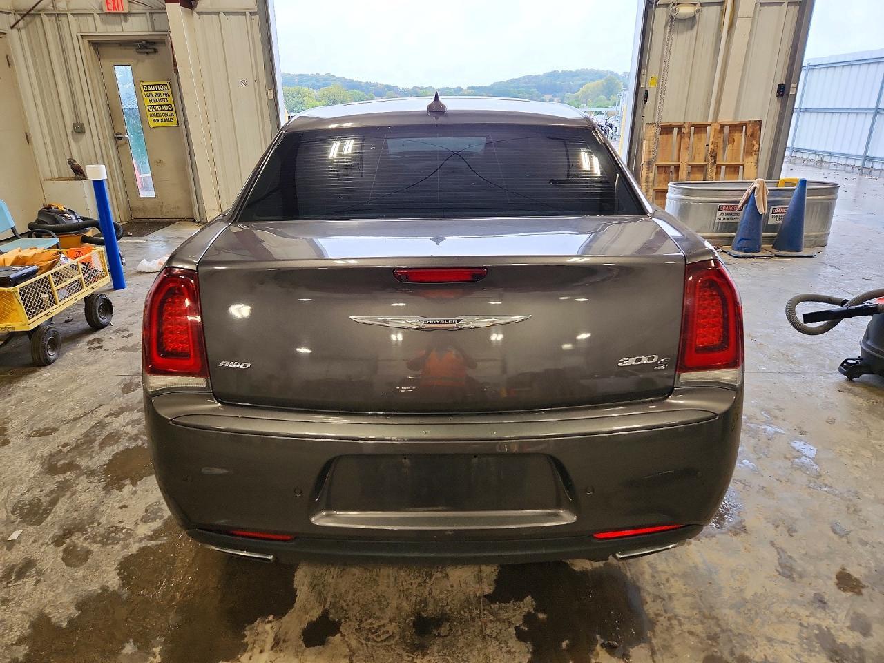 2015 Chrysler 300 S - Фото 6