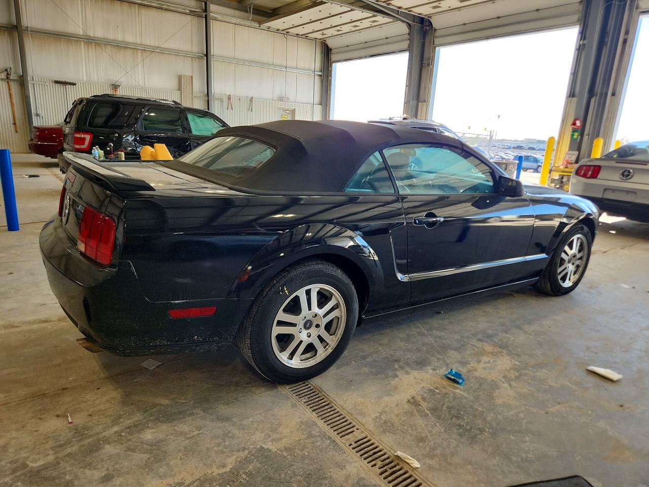 2005 Ford Mustang Gt - Image 3