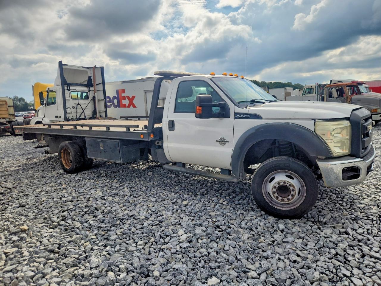 2016 Ford F550 Super Duty - Image 4