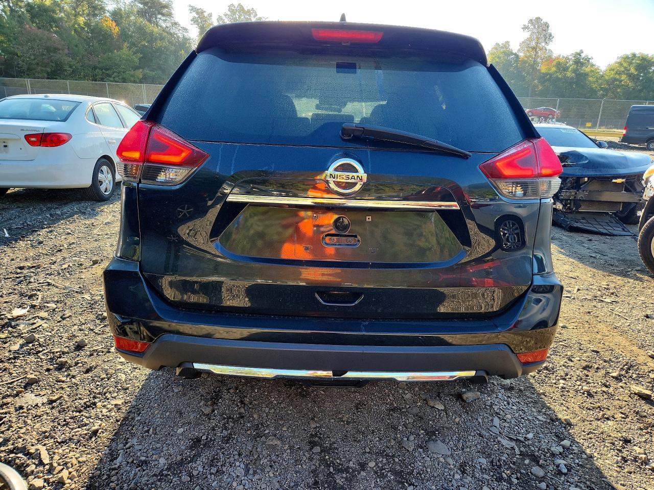 2019 Nissan Rogue S - Image 6