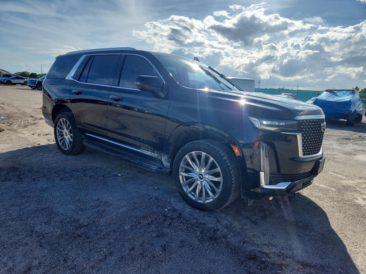 2021 Cadillac Escalade Premium Luxury - Image 4