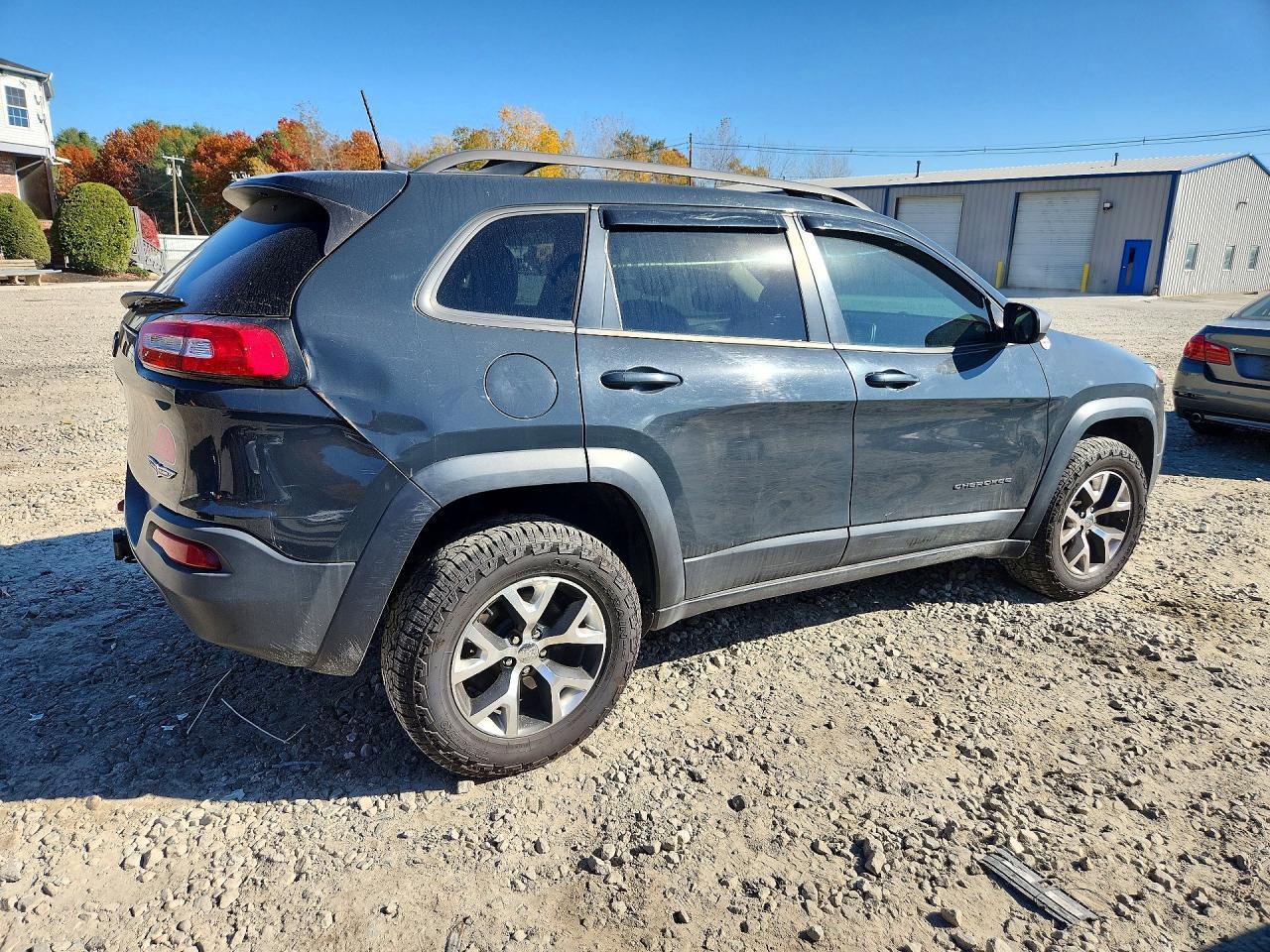 2017 Jeep Cherokee Trailhawk - Image 3