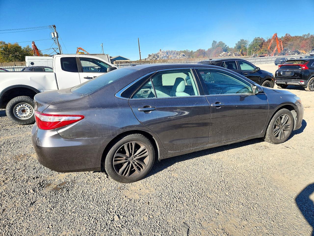 2015 Toyota Camry Le - Фото 3