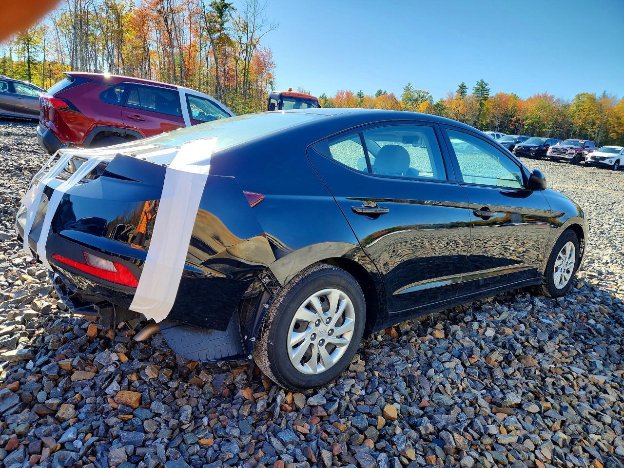 2020 Hyundai Elantra Se - Image 3