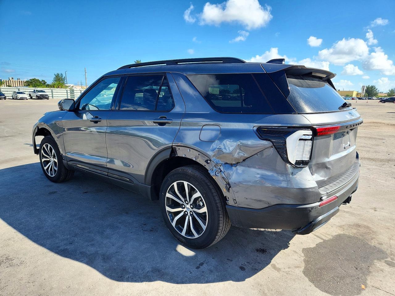 2025 Ford Explorer St-Line - Фото 2