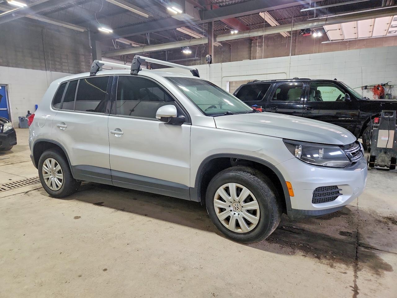 2014 Volkswagen Tiguan S - Image 4