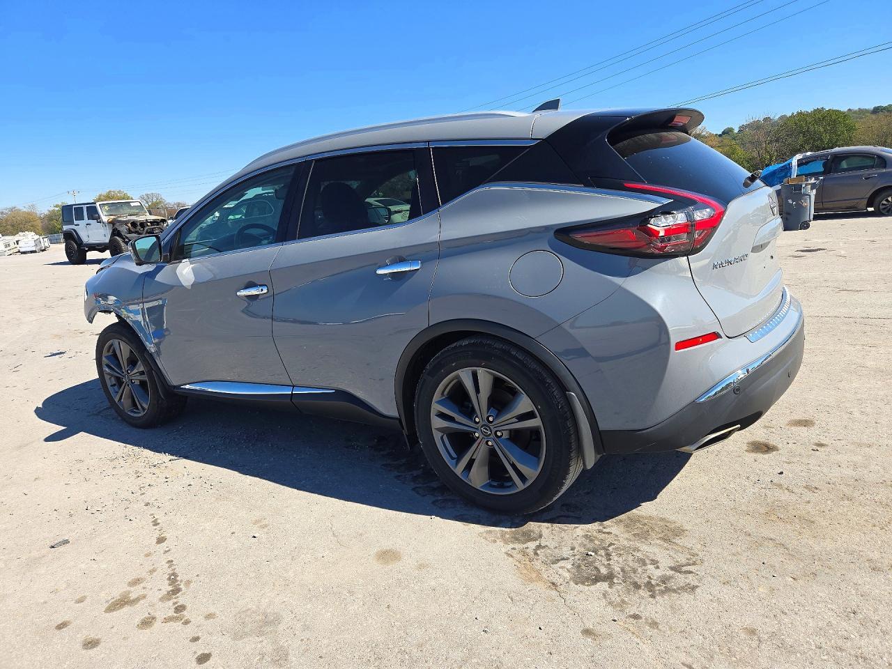 2023 Nissan Murano Platinum - Image 2