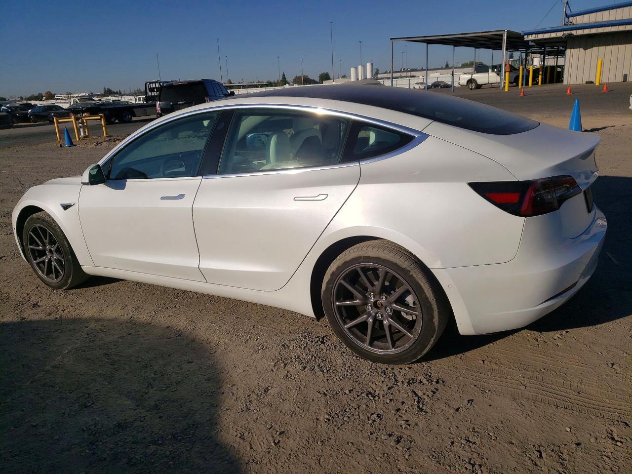 2020 Tesla Model 3 - Фото 2