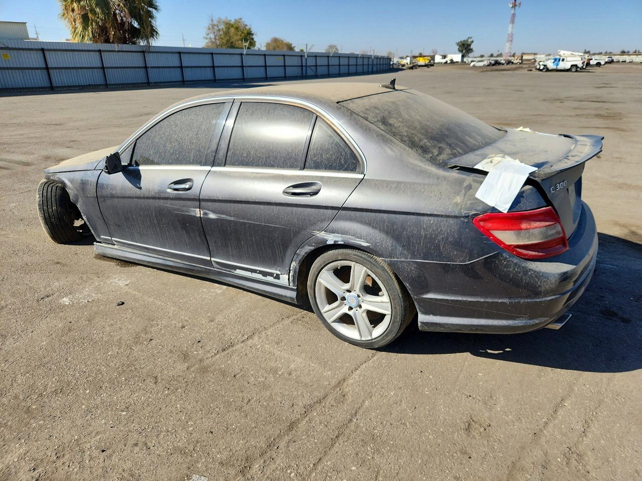 2011 Mercedes-Benz C 300 - Фото 2
