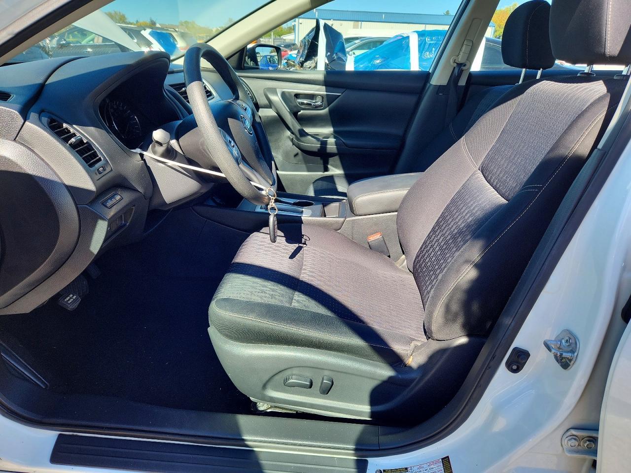 2016 Nissan Altima 2.5 S - Image 7