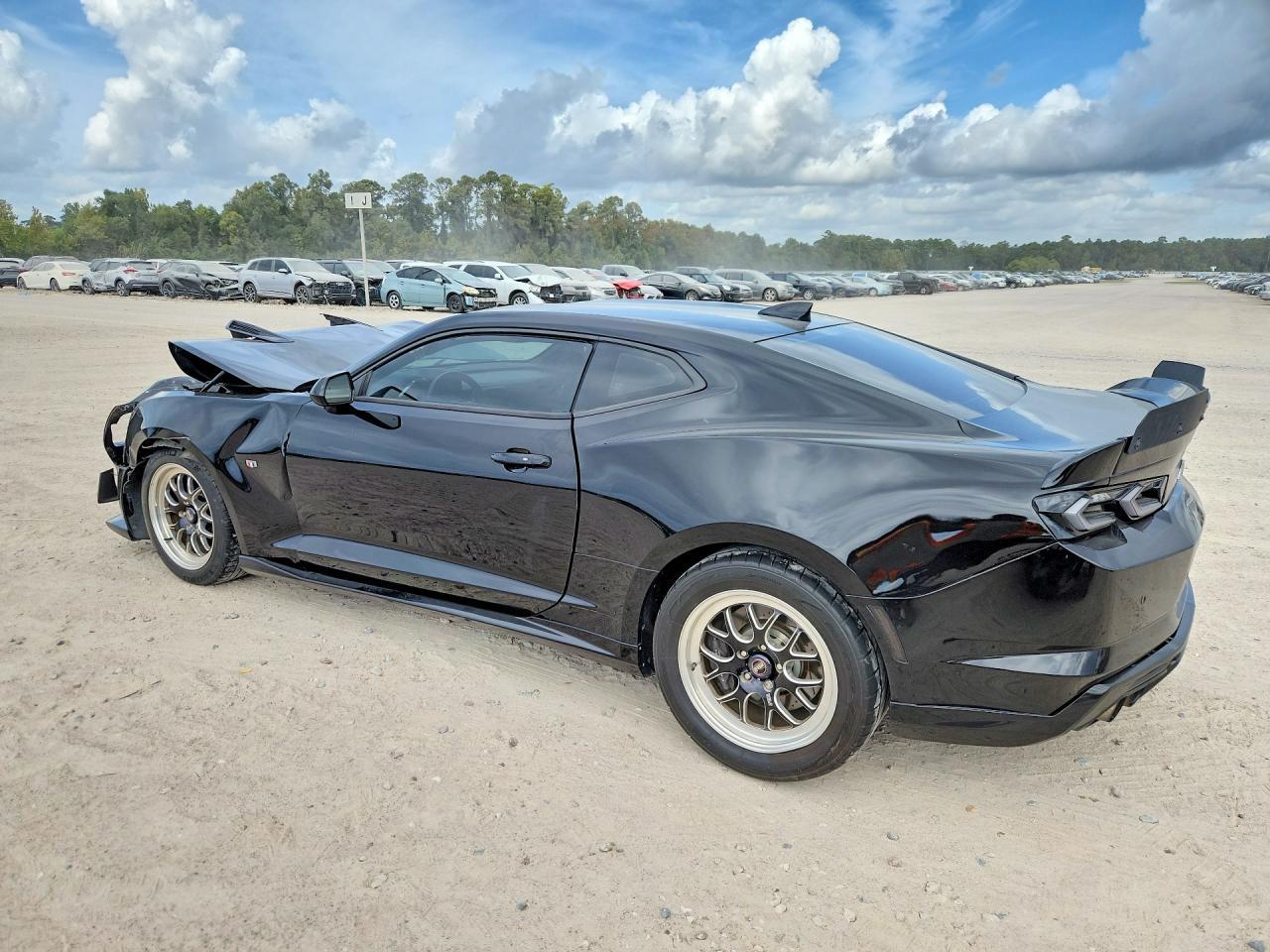 2016 Chevrolet Camaro Ss - Image 2