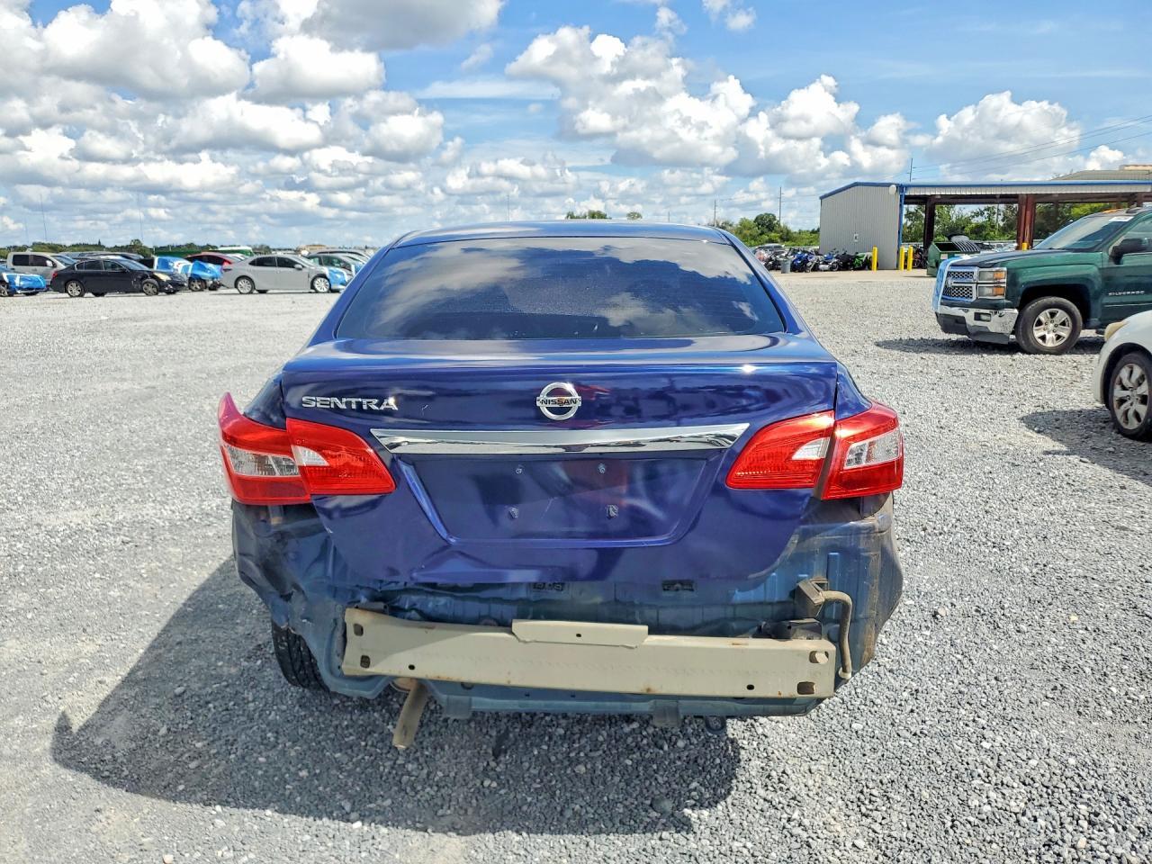 2017 Nissan Sentra S - Фото 6