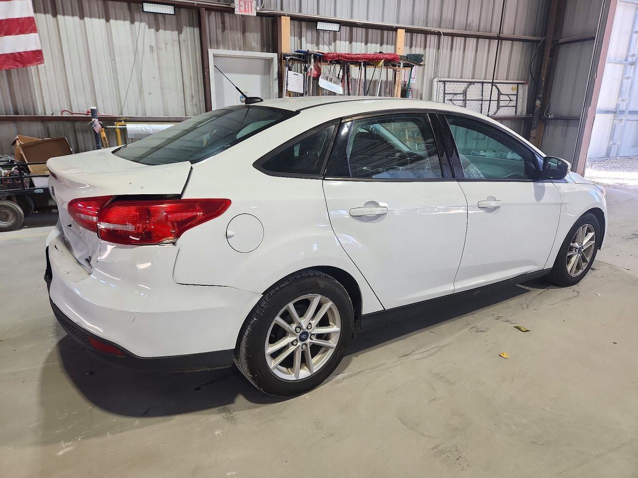 2016 Ford Focus Se - Image 3