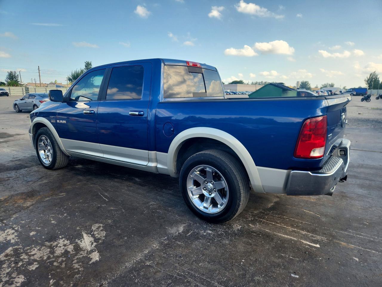 2010 Dodge Ram 1500 - Фото 2