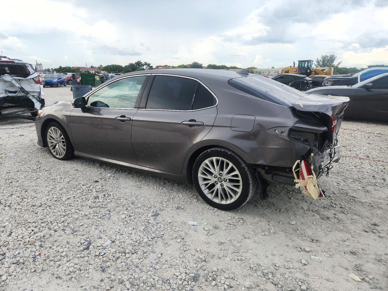 2018 Toyota Camry Xle - Фото 2