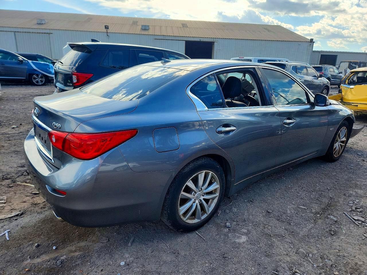 2017 Infiniti Q50 2.0T - Фото 3