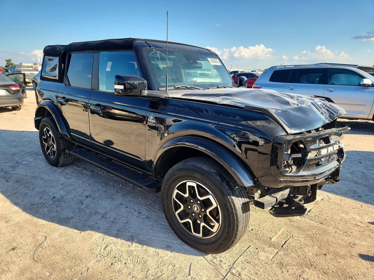2023 Ford Bronco Base - Image 4