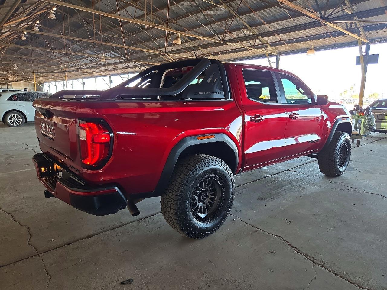 2024 GMC Canyon At4X - Фото 3