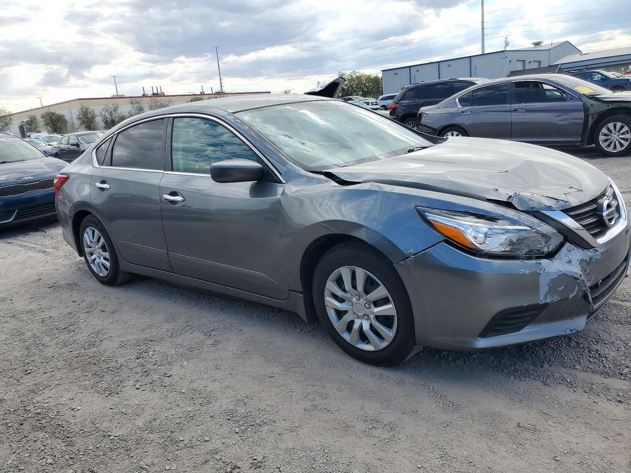 2017 Nissan Altima 2.5 S - Image 4