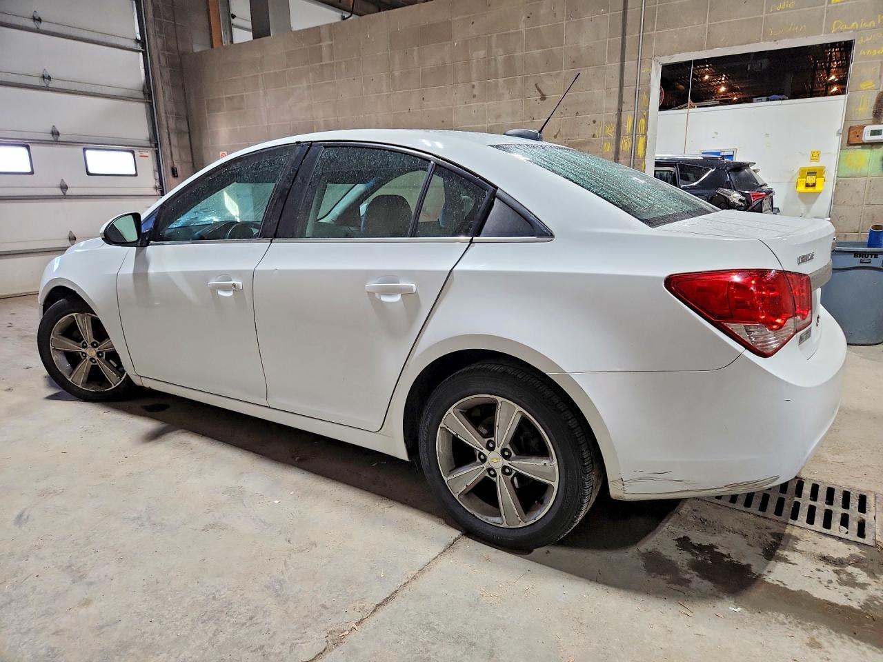 2015 Chevrolet Cruze Lt - Image 2