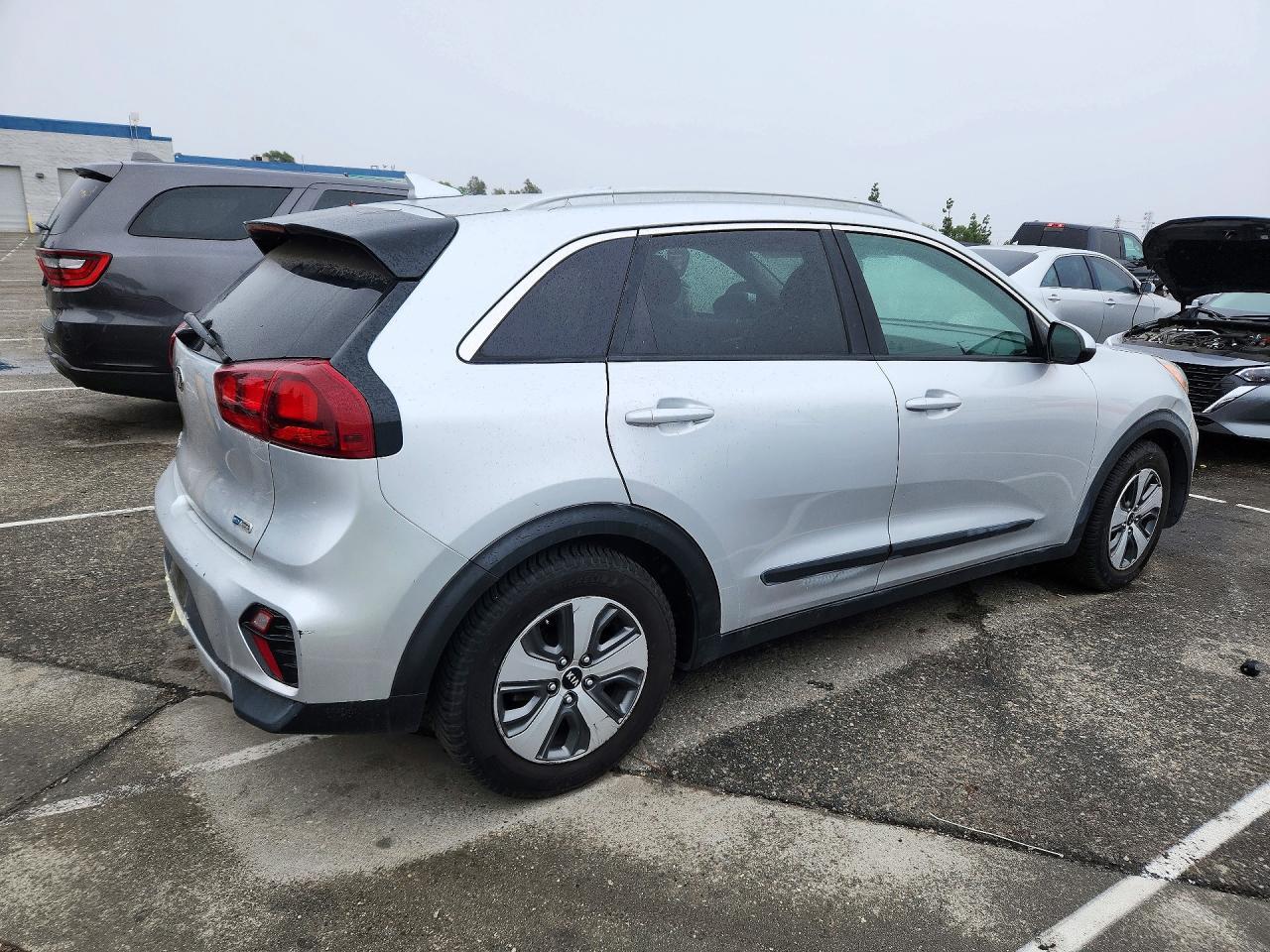 2020 Kia Niro Lx - Image 3