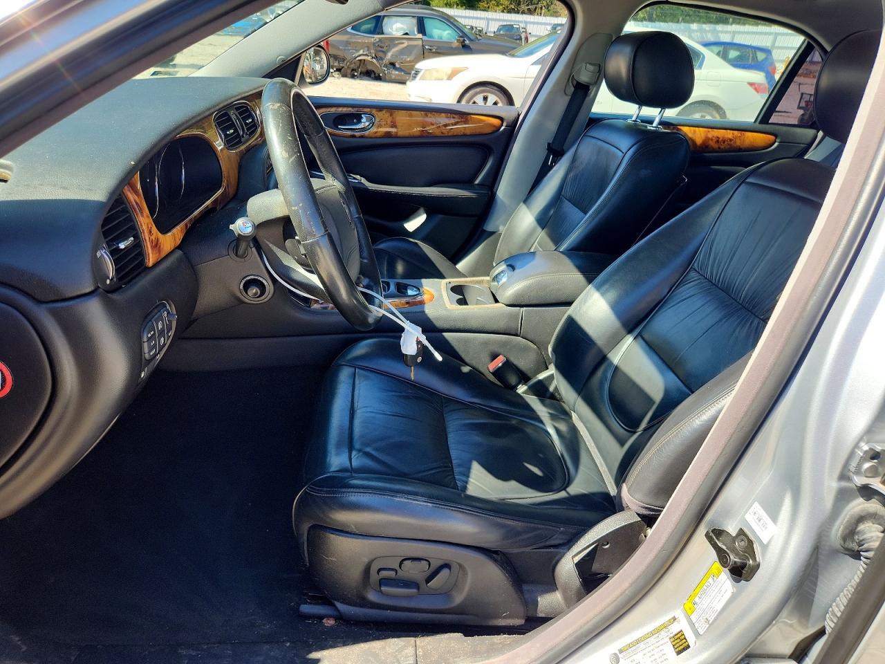 2007 Jaguar Xj8 - Image 7