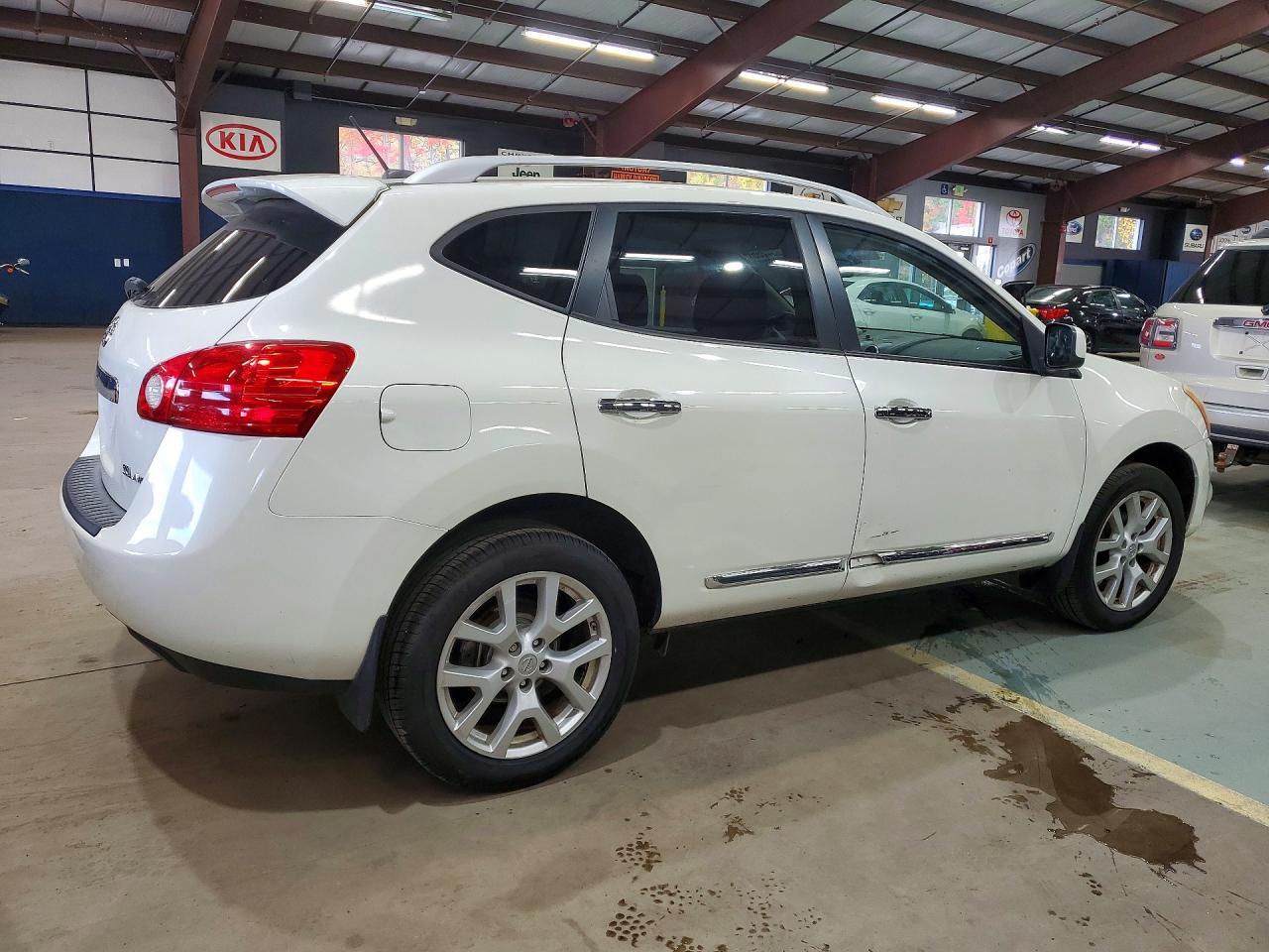 2011 Nissan Rogue S - Фото 3