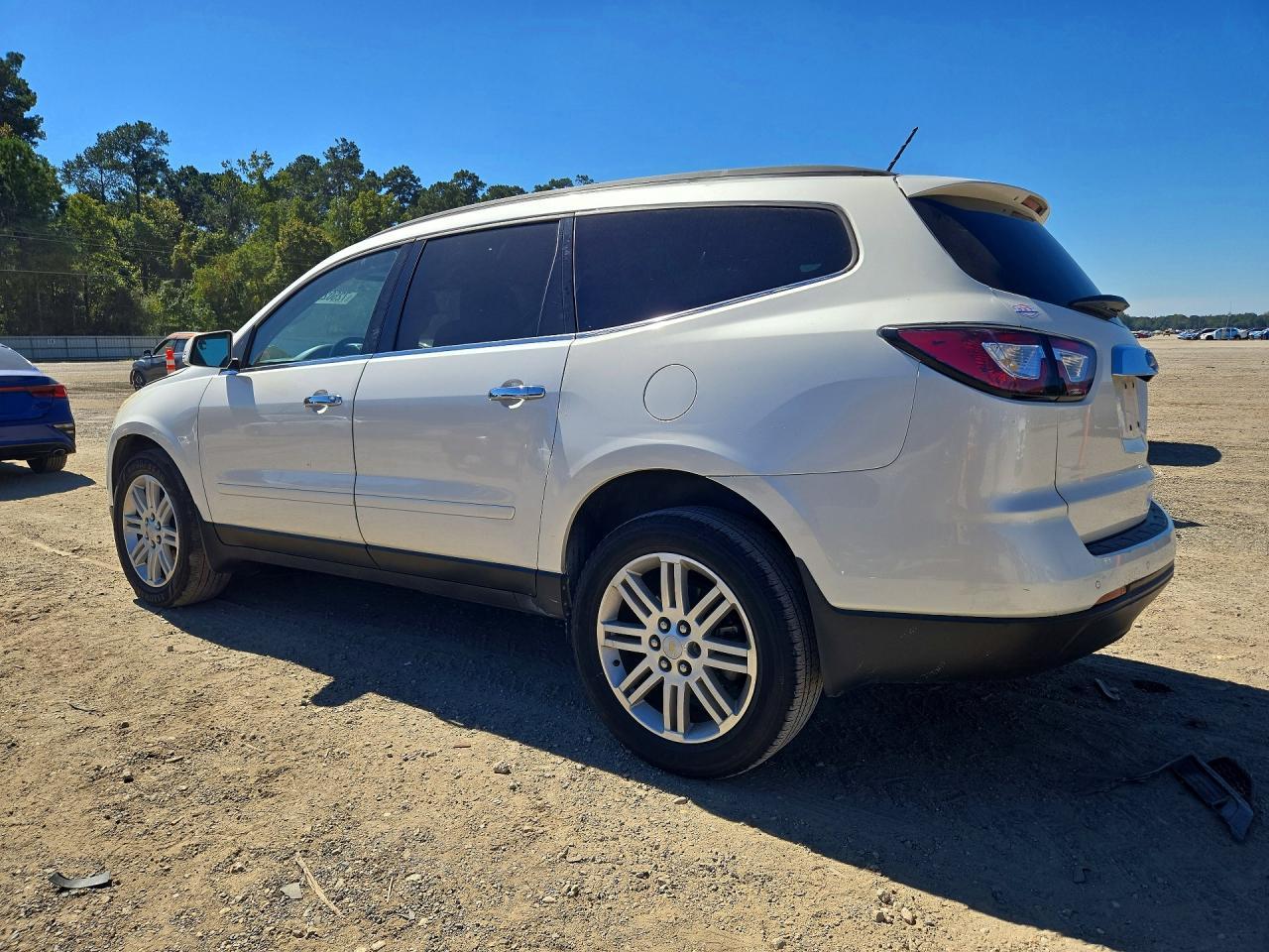 2014 Chevrolet Traverse Lt - Image 2