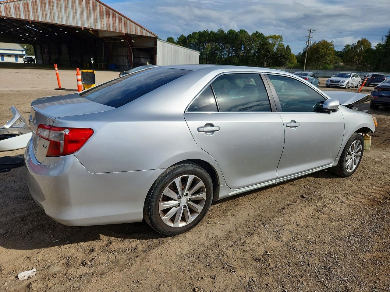2012 Toyota Camry - Фото 3