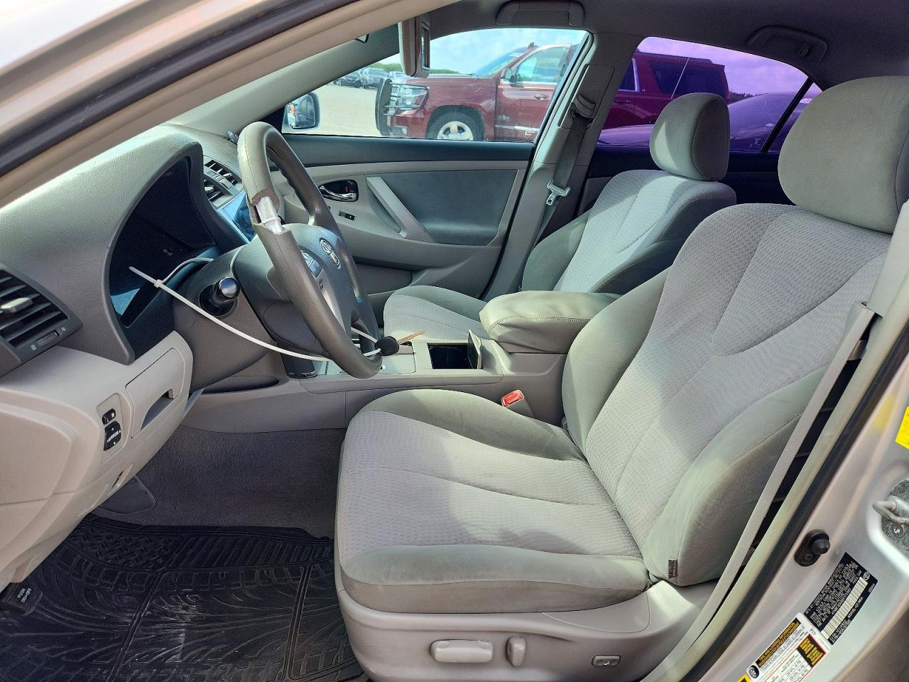2011 Toyota Camry Le - Фото 7