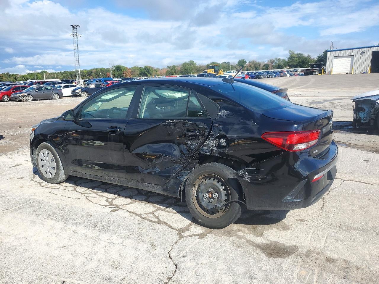 2021 Kia Rio S - Фото 2