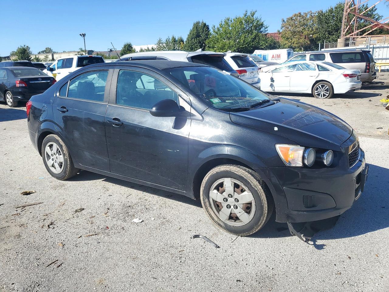 2013 Chevrolet Sonic Ls - Image 4