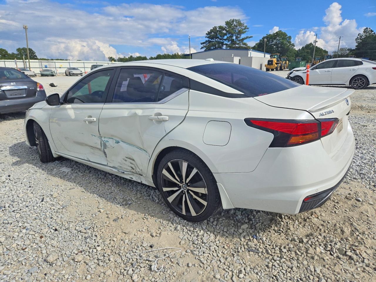 2020 Nissan Altima Sr - Image 2