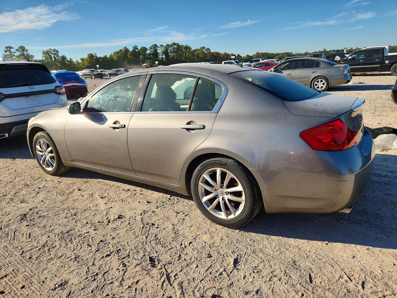 2009 Infiniti G37 Sedan X - Фото 2