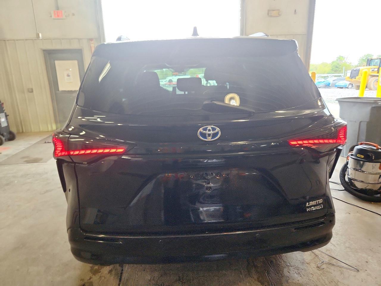 2024 Toyota Sienna Limited 7-Passenger - Фото 6