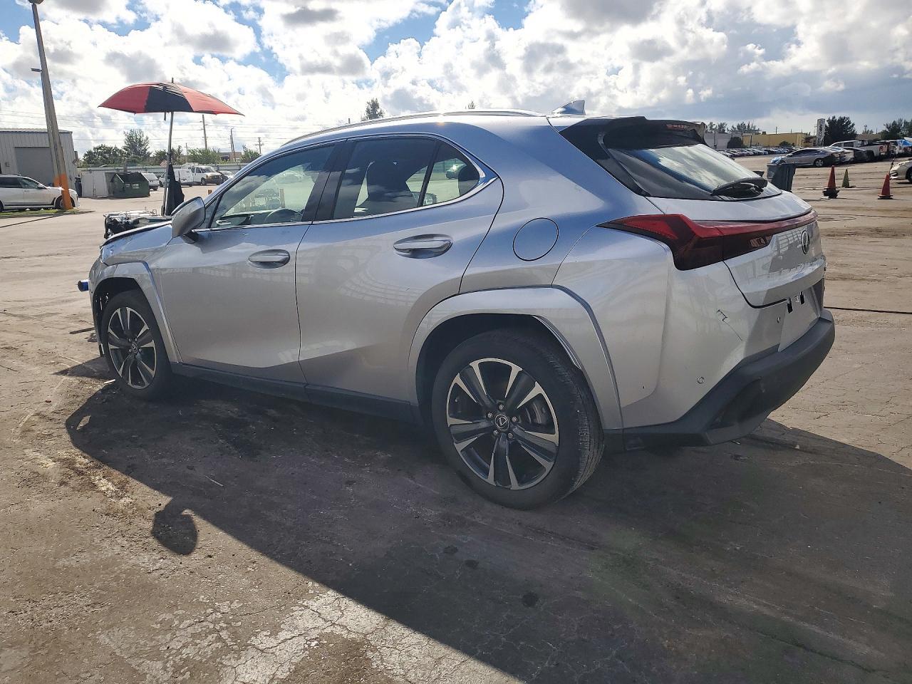 2023 Lexus Ux 250H Premium - Image 2