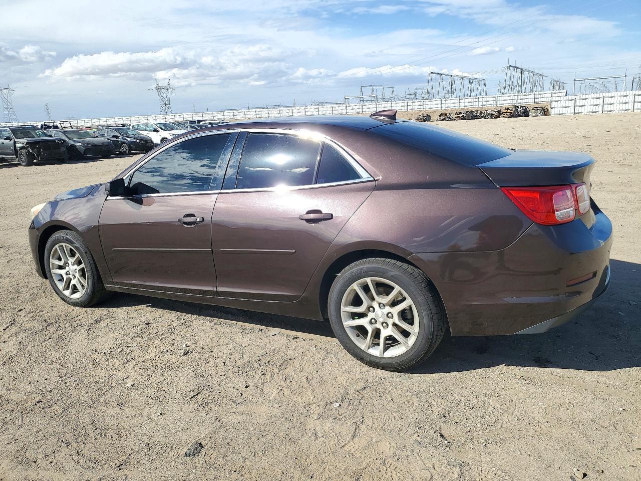 2015 Chevrolet Malibu 1Lt - Фото 2