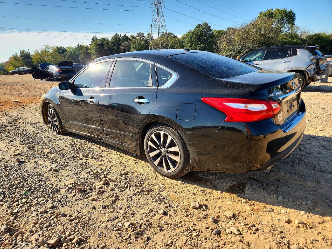 2017 Nissan Altima 2.5 Sv - Image 2