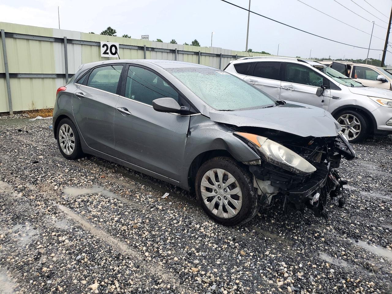 2017 Hyundai Elantra Gt Base - Фото 4