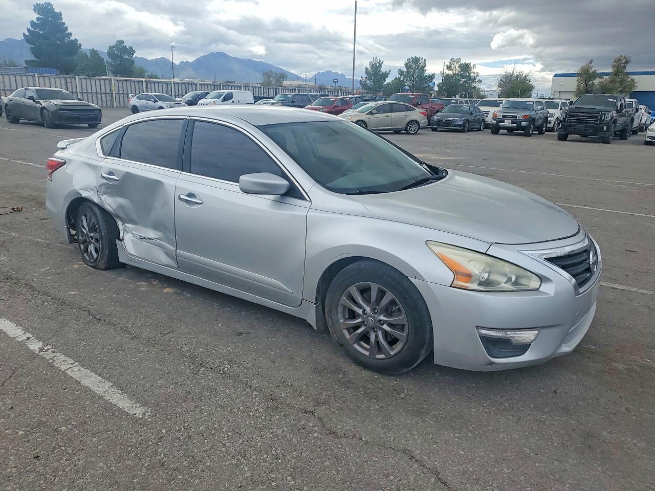 2015 Nissan Altima 2.5 S - Image 4