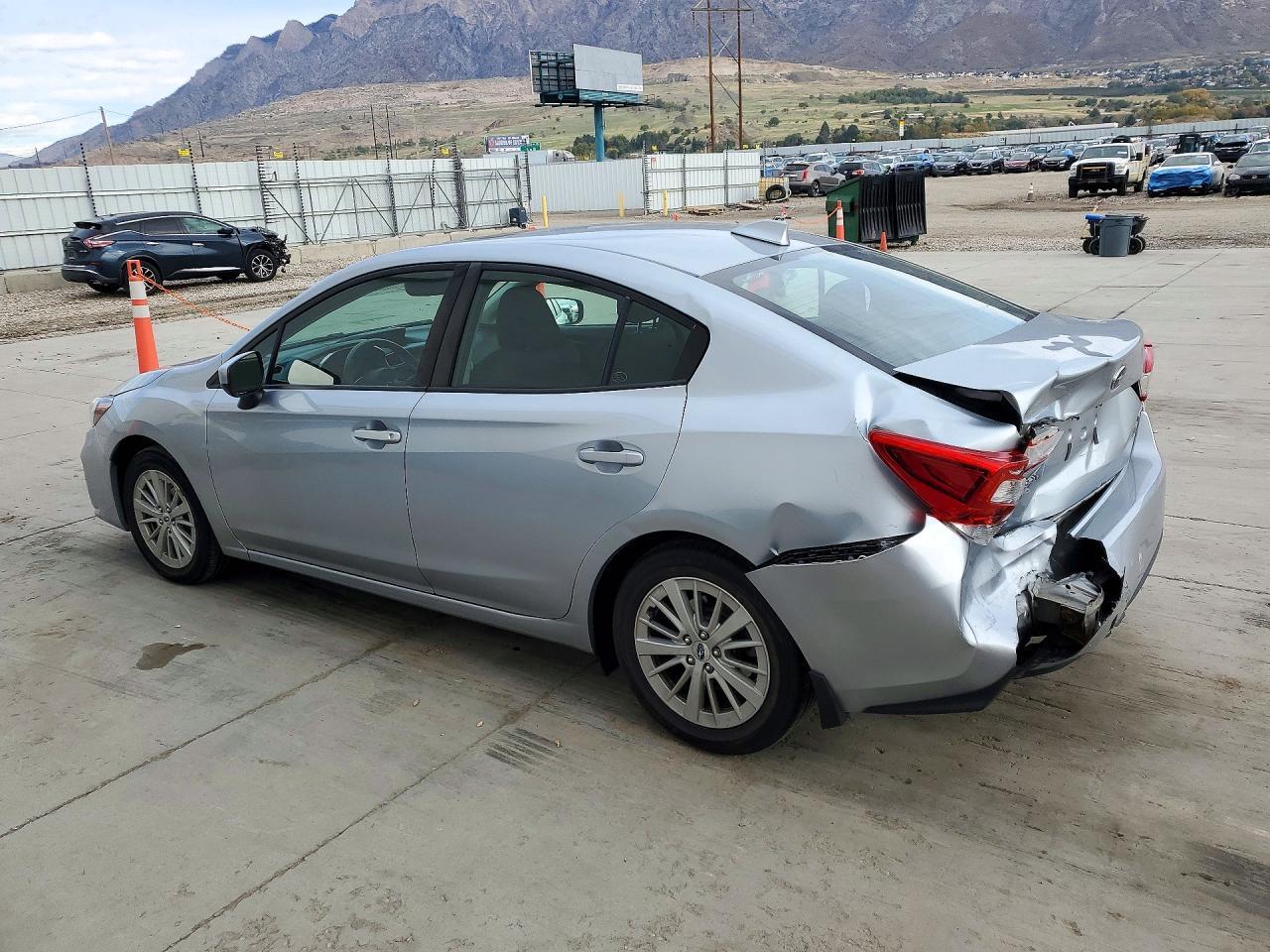 2017 Subaru Impreza Premium Plus - Фото 2
