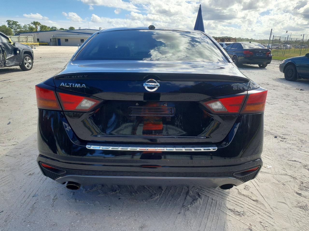 2022 Nissan Altima Sr - Image 6