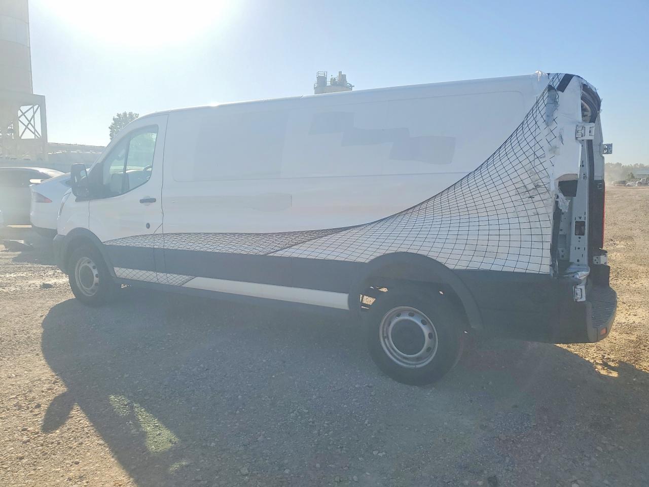 2024 Ford Transit T-250 Low Roof Delivery Van - Фото 2