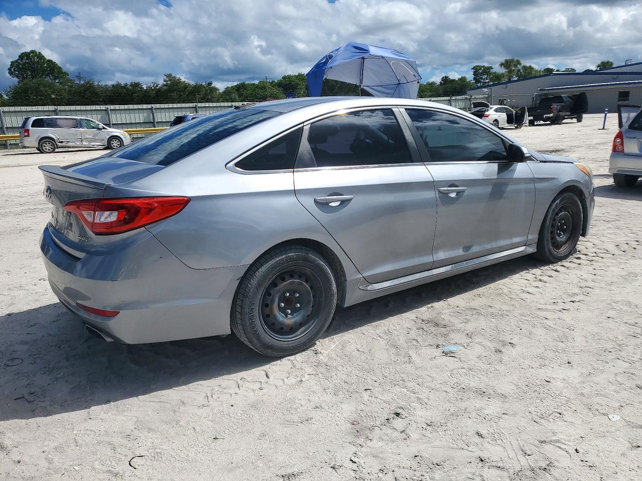 2016 Hyundai Sonata Sport - Image 3