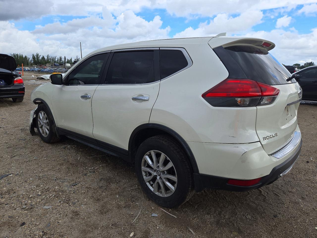 2017 Nissan Rogue Sv - Фото 2