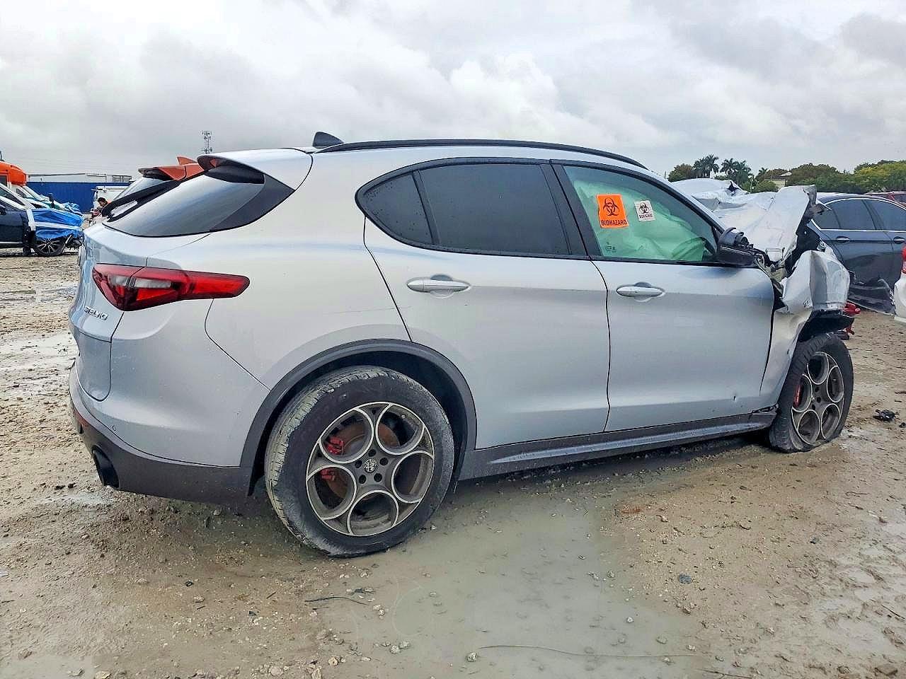 2022 Alfa Romeo Stelvio Ti - Image 3