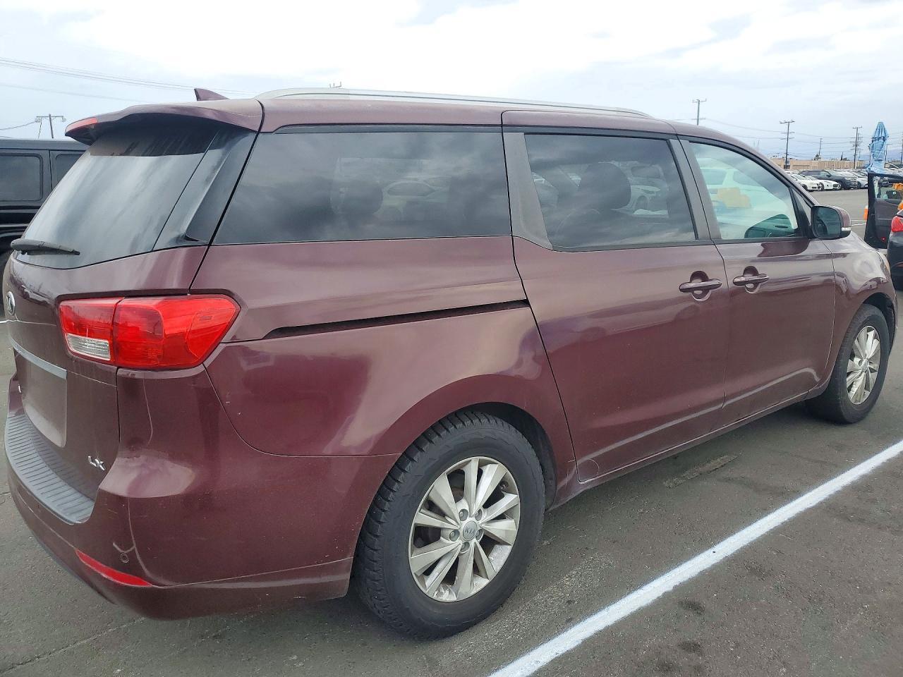 2017 Kia Sedona Lx - Фото 3